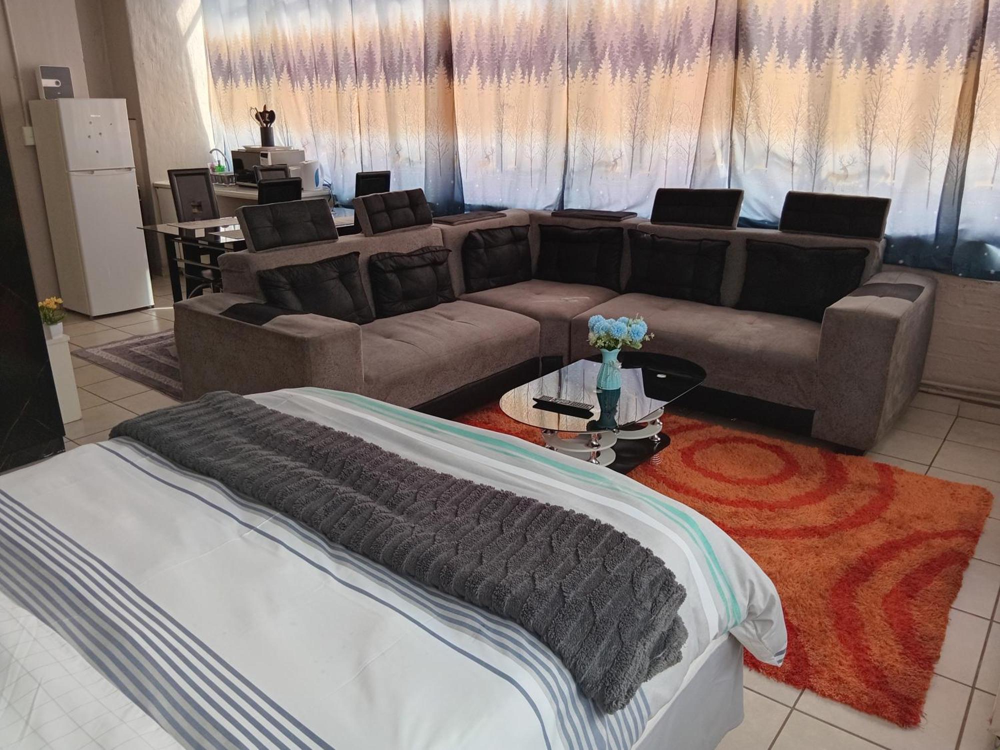 Close Curtains Maboneng Apartment *